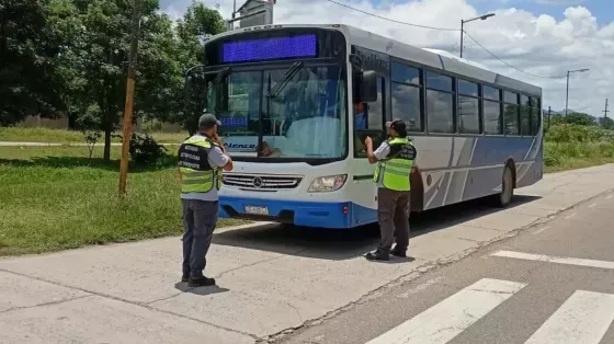 99922-la-amt-secuestro-6-colectivos-y-realizo-mas-de-20-actas-al-transporte-masivo-en-el-norte-provincial