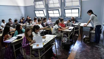 https___s3.amazonaws.com_arc-wordpress-client-uploads_infobae-wp_wp-content_uploads_2018_10_04195758_Escuela-Clase-Pisa