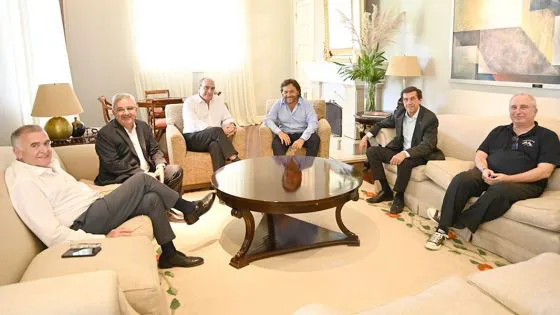 94274-los-gobernadores-de-salta-misiones-tucuman-catamarca-y-jujuy-se-reunieron-con-el-ministro-del-interior