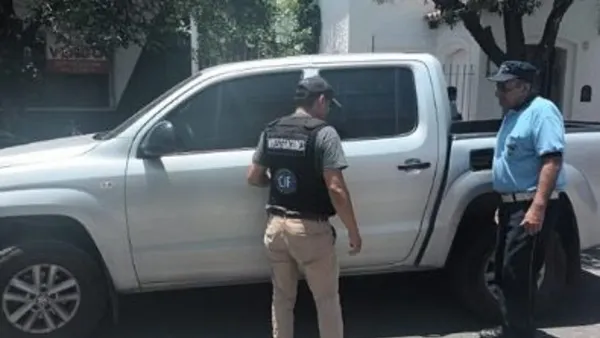 camioneta-sacada-del-canchon-municipal
