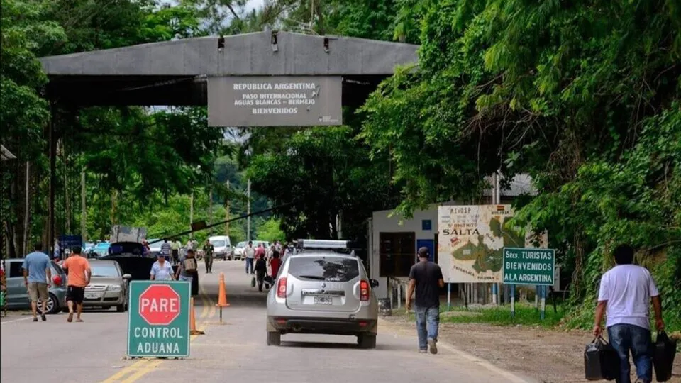 155805-aguas-20blancas-20bermejo