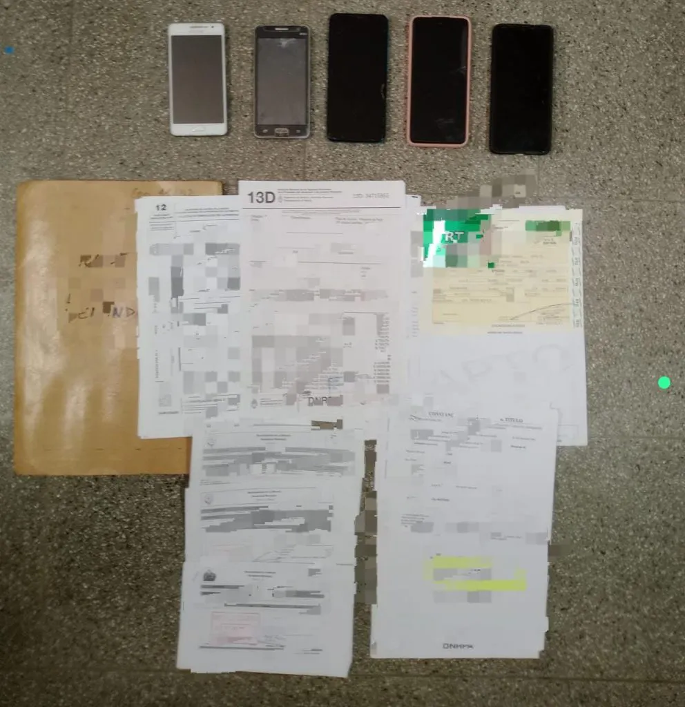 6fa88411-bb4d-4ee9-a365-35a0d8dcee5c-992x1024