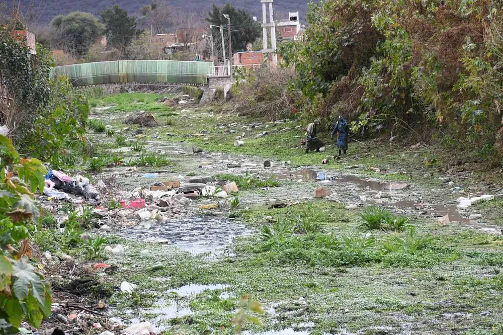 limpieza-canal-tinkunaku-1-scaled