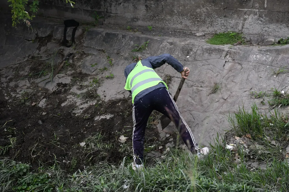 limpieza-y-desmalezado-canal-16-de-septiembre-8-scaled