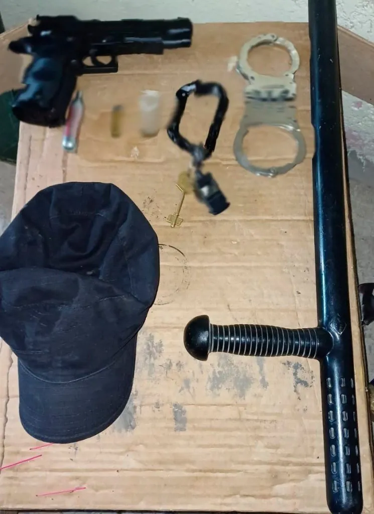 a9906875-8448-4e7b-9eb9-18f4fb587c0b-1-745x1024