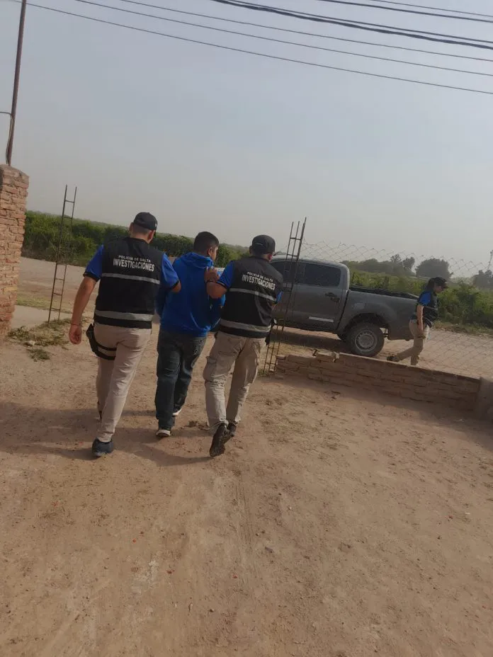 5f82fe0a-0af5-42e8-be22-08c81ac3e5bf-696x928