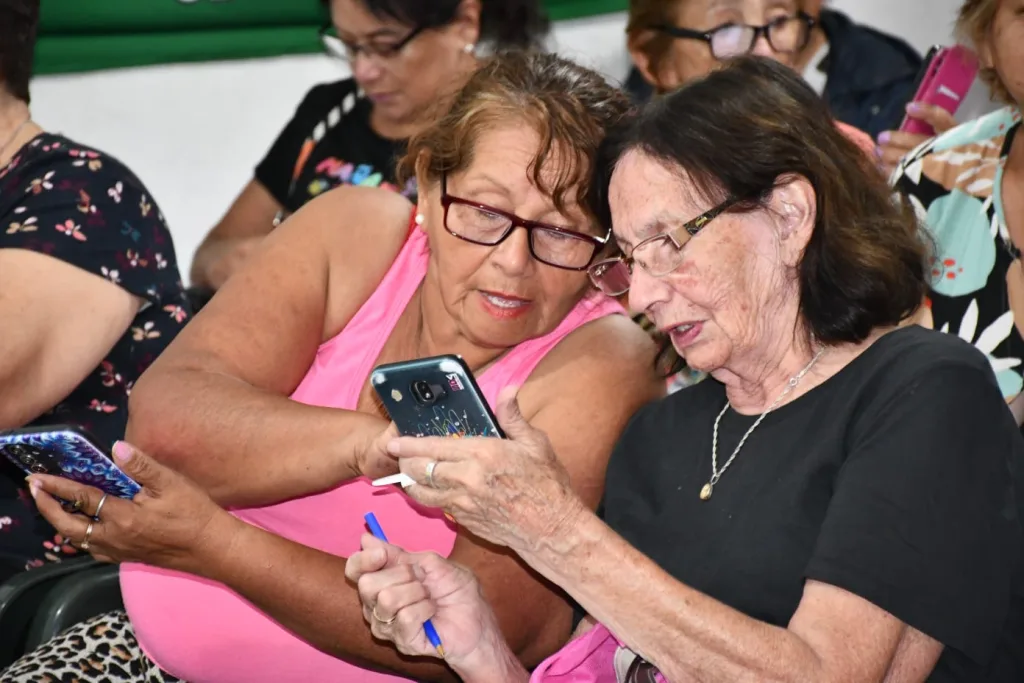 mayores-conectados-3-1024x683