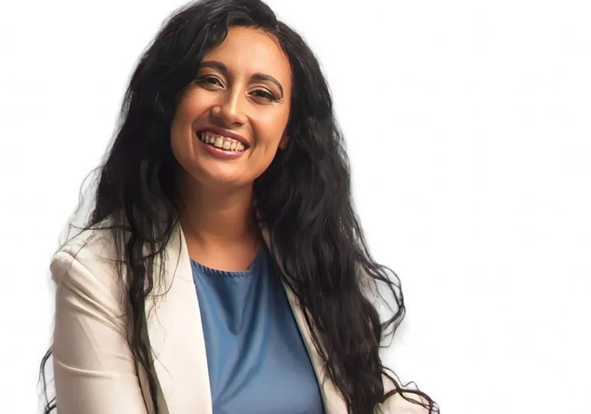 84428-la-nueva-intendenta-de-mosconi-adelanto-que-solo-analiza-recortes-en-la-planta-politica