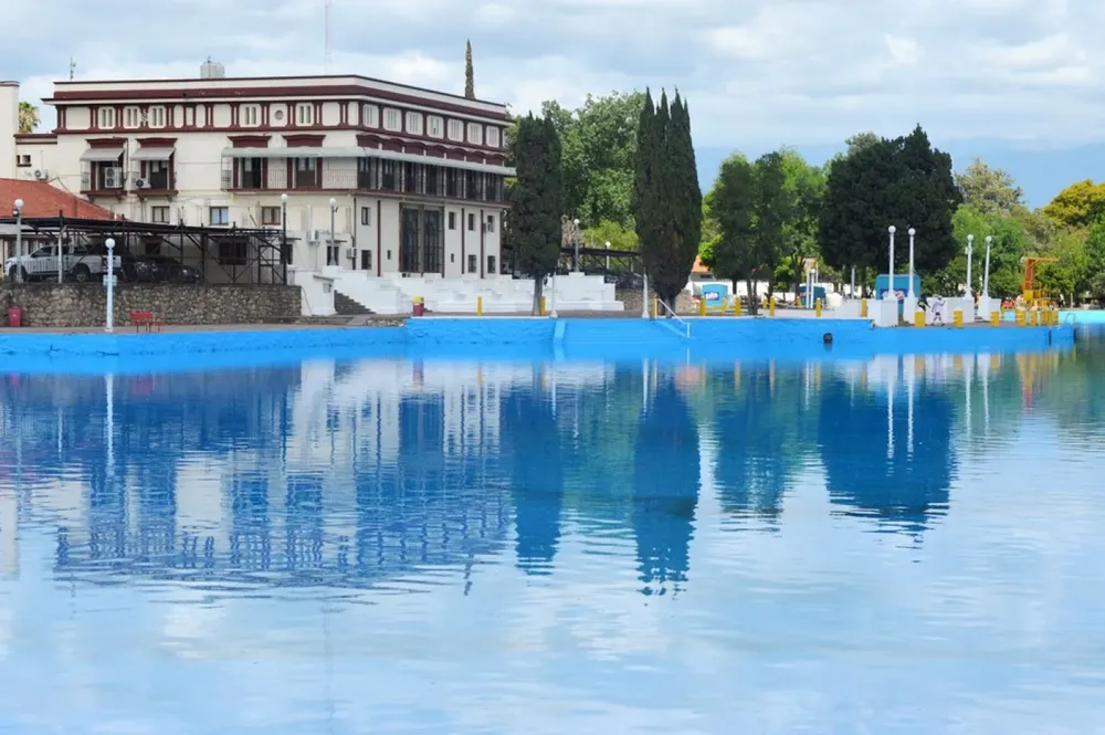 13647-hoy-comienza-la-temporada-de-verano-2019-2020-en-el-balneario-carlos-xamena