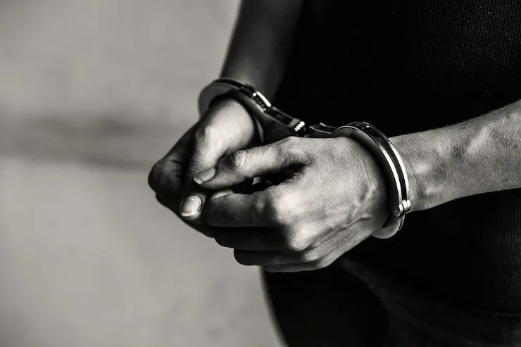 criminal-esposas_53876-139638