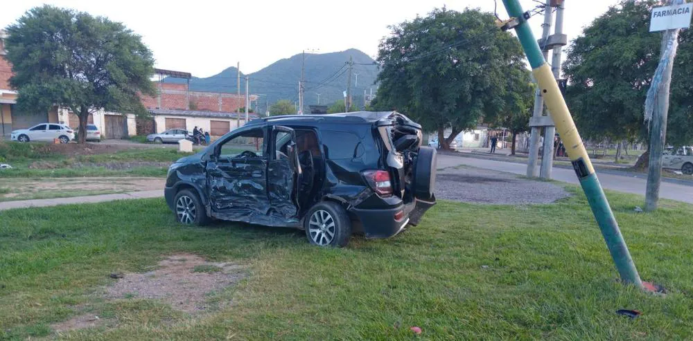 multimedia.normal.947ca297b8d2a20a.Y2hvcXVlMV9ub3JtYWwuanBlZw==