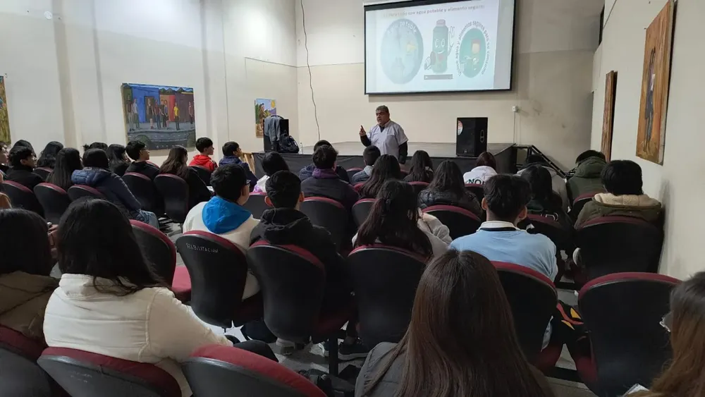 manipulacion-de-alimentos-estudiantes-del-secundario-3-1536x864