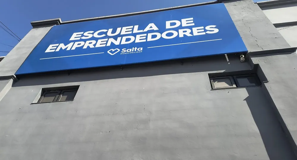escuela-de-emprendedores-fachada-2
