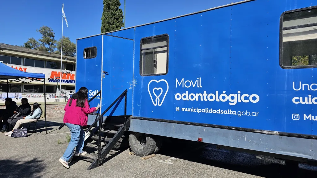 movil-odontologico-en-la-unsa-1-1024x577
