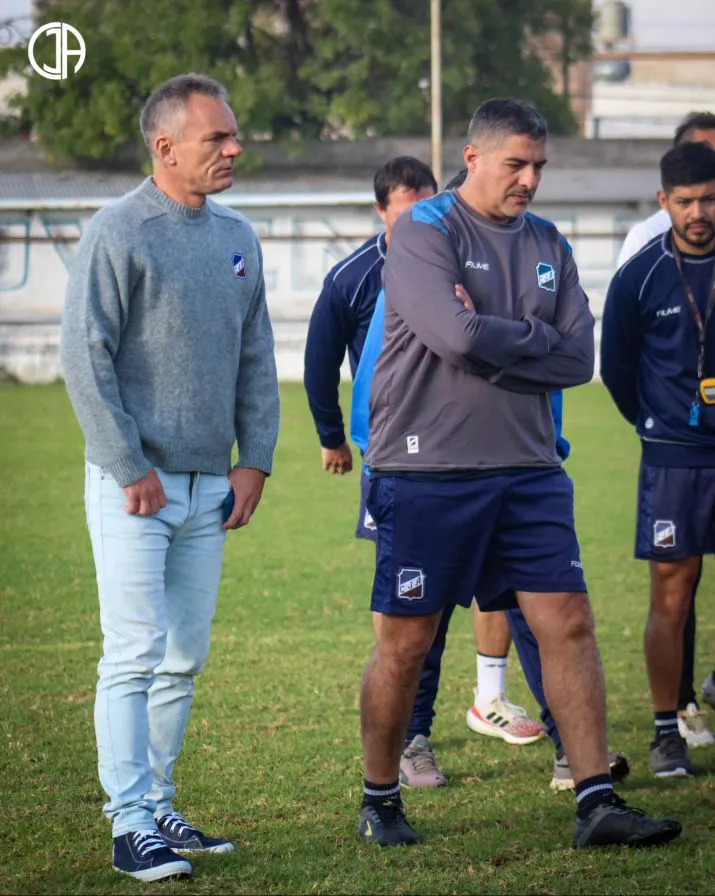 663a35cfb1766_715_896!