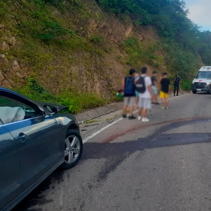siniestro-vial-cerro-de-la-virgen-696x696