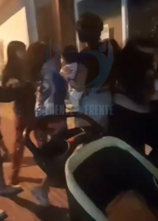 mujeres peleando