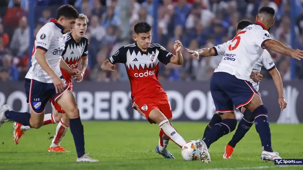 claudio-echeverri-river-nacional_1440x810_wmk