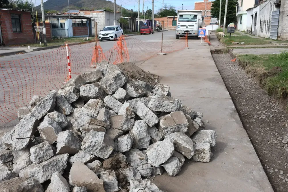 obra-cordon-cuneta-barrio-castilla-3