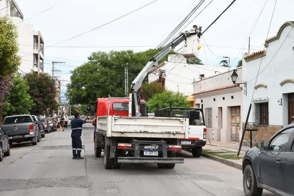 retiro-de-cables-calle-alvarado-7-1024x683