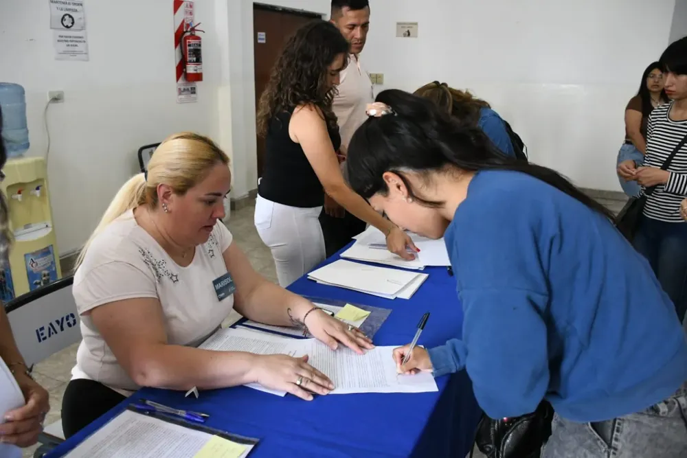 oficina-de-empleo-practicas-laborales-firma-contratos-2-1536x1024