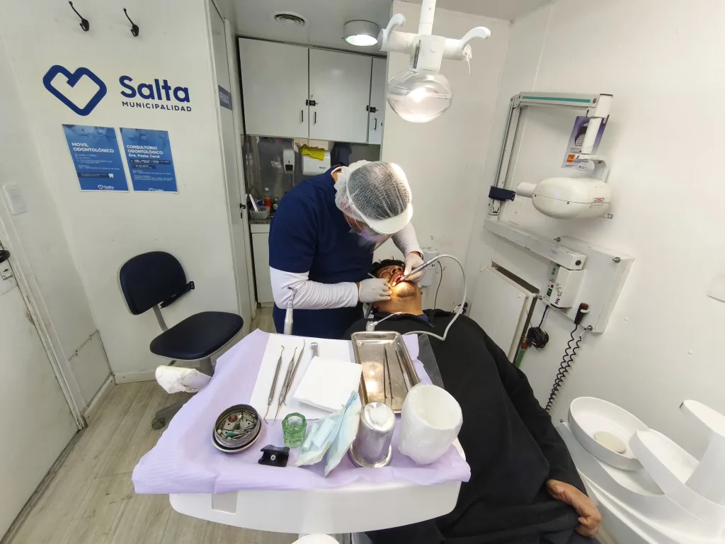 movil-odontologico-la-muni-en-tu-barrio-1024x768