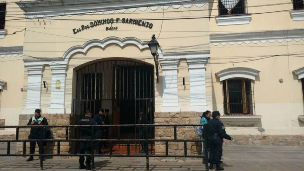97504-escuela-sarmiento-ponen-en-marcha-un-plan-de-vigilancia-epidemiologica-para-proteger-a-la-comunidad-educativa-20240829183232