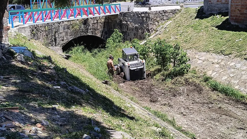 limpieza-canal-juan-xxiii-5