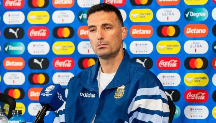 Scaloni-hablo-en-conferencia-de-prensa