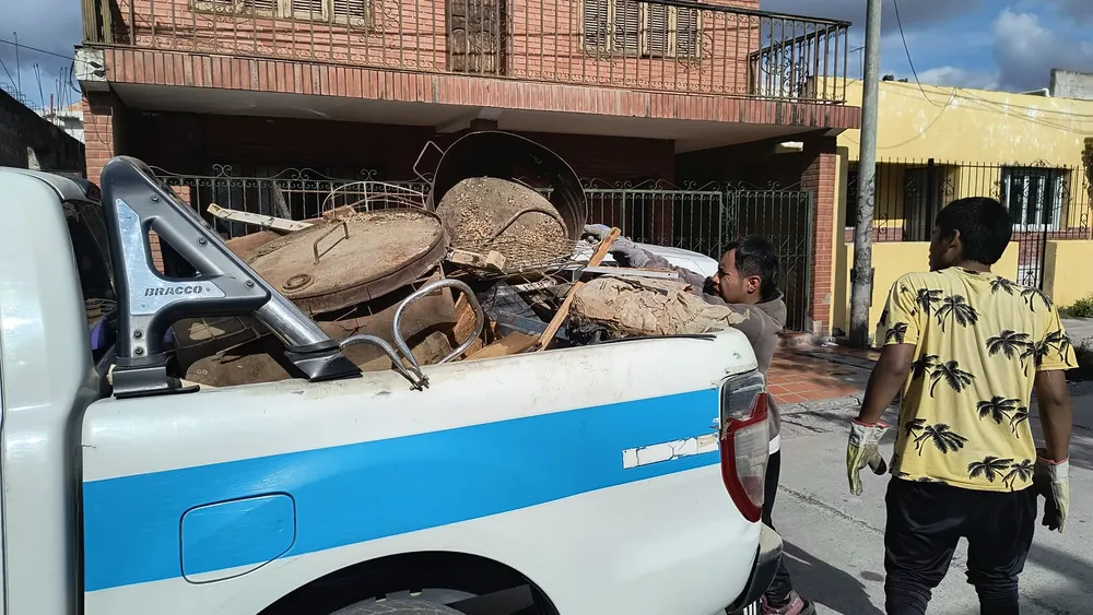 descacharrado-anselmo-rojo-5-jpg