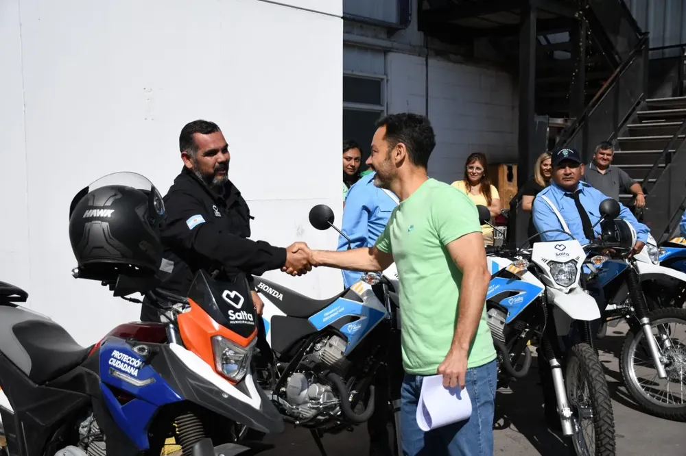 entrega-de-vehiculos-10-1536x1023