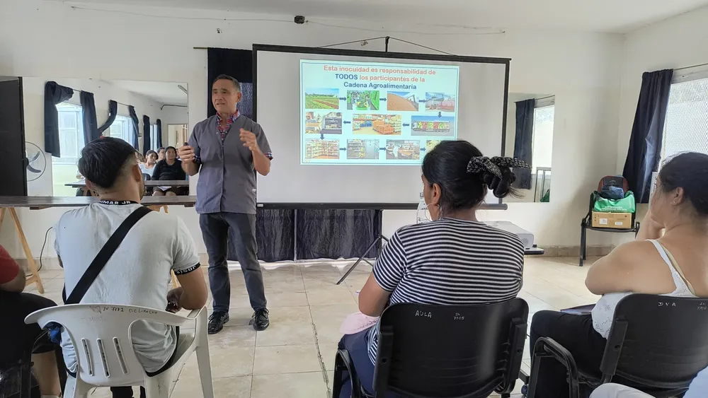 curso-de-manipulacion-de-alimento-2025-6-scaled