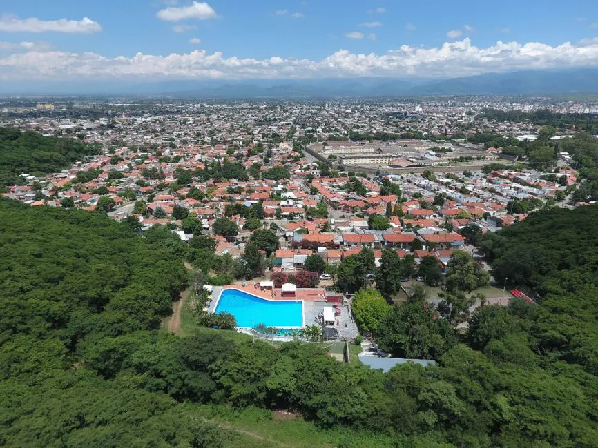55425-cierran-el-natatorio-de-villa-las-rosas