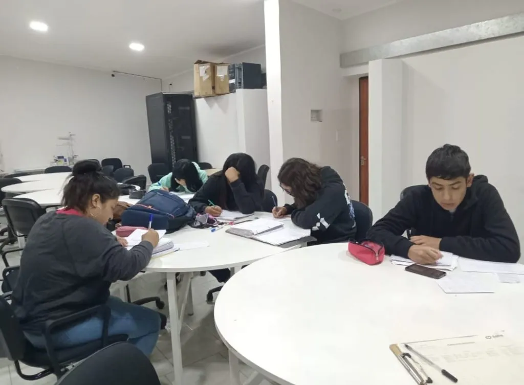 gabinete-escolar-2-1024x753