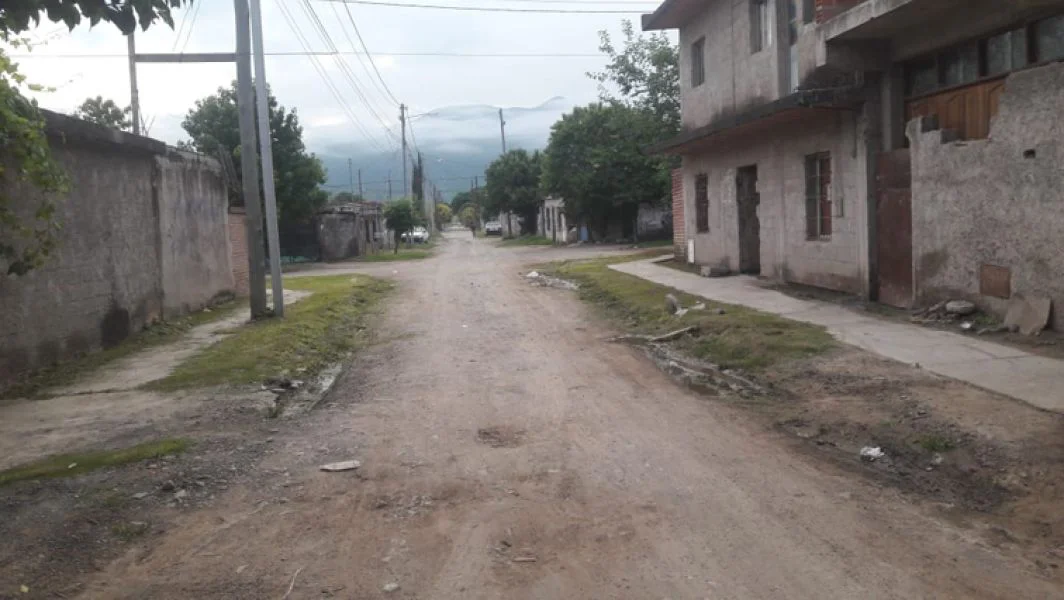 29468-en-democracia-siguen-esperando-por-el-mejoramiento-de-calles