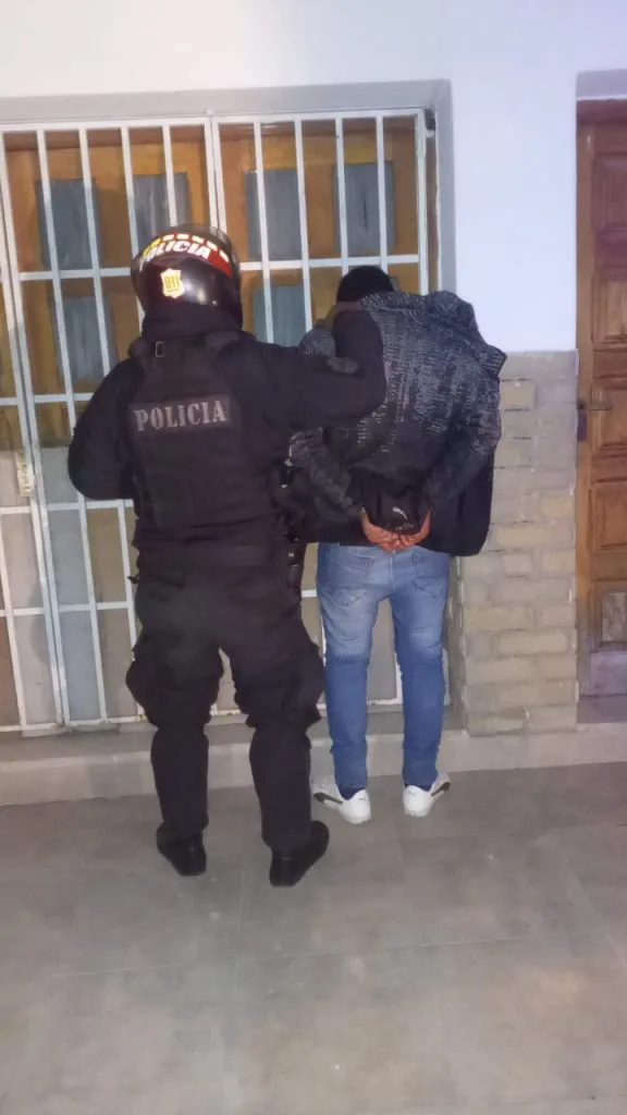 8ae20ac3-c590-420c-a4b1-1e44c42da7ef-576x1024