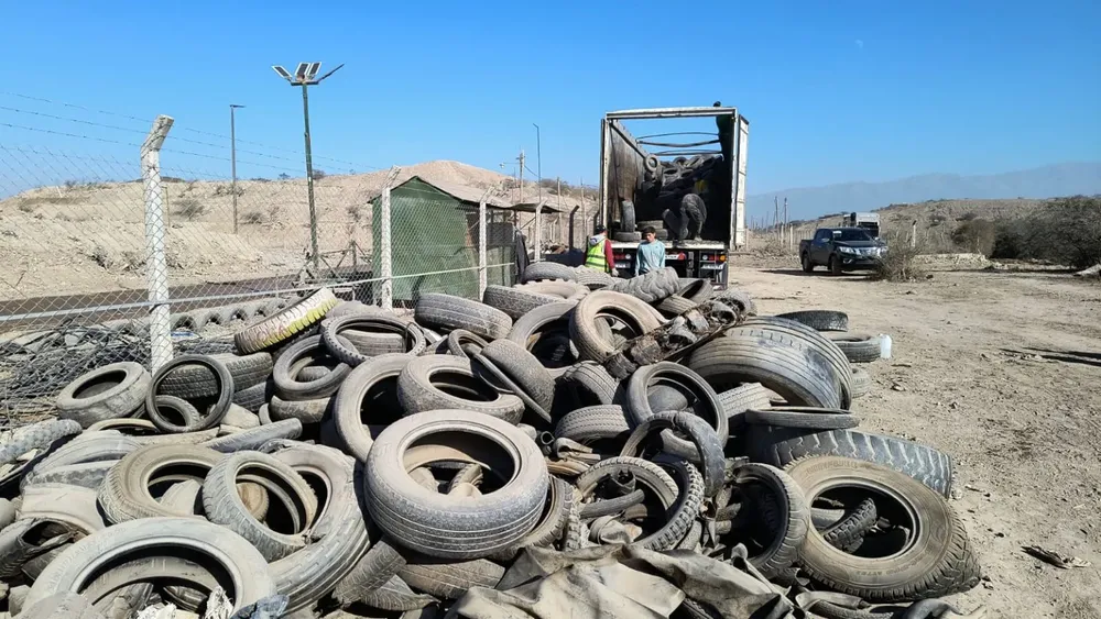 neumaticos-relleno-sanitario-1-1536x864