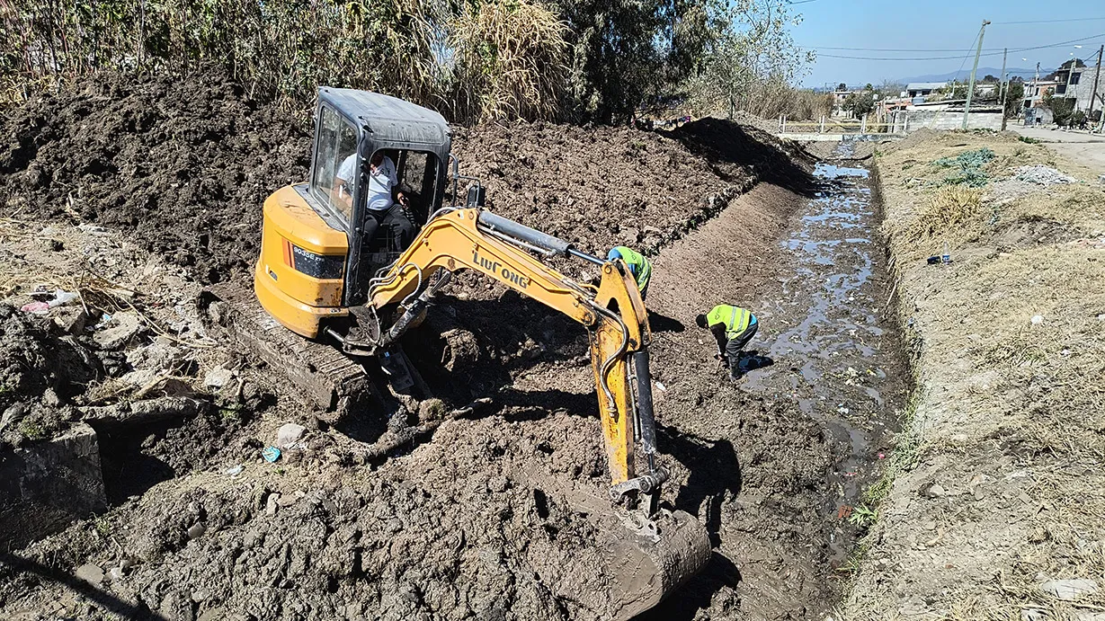 limpieza-del-canal-en-bicentenario-13